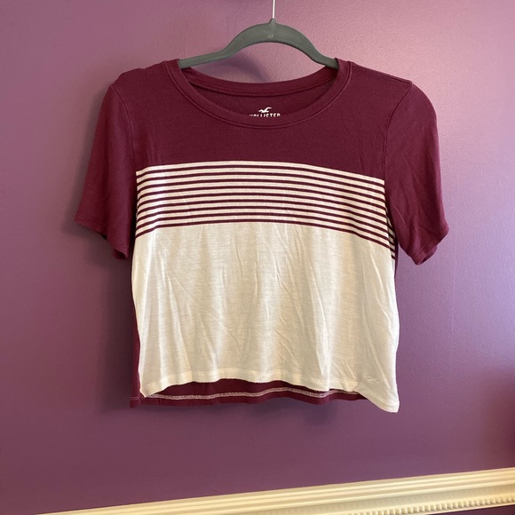 Hollister Must-Have Crop Easy T-Shirt - Picture 3 of 7